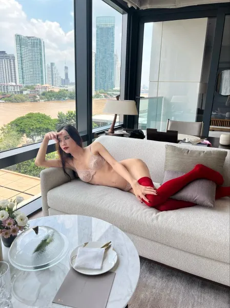 Nathalia, Brazilian trans escort in Dubai โ photo 11