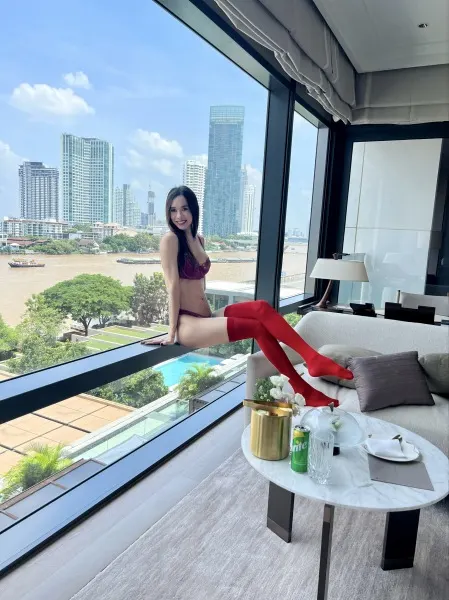 Nathalia, Brazilian trans escort in Dubai โ photo 13