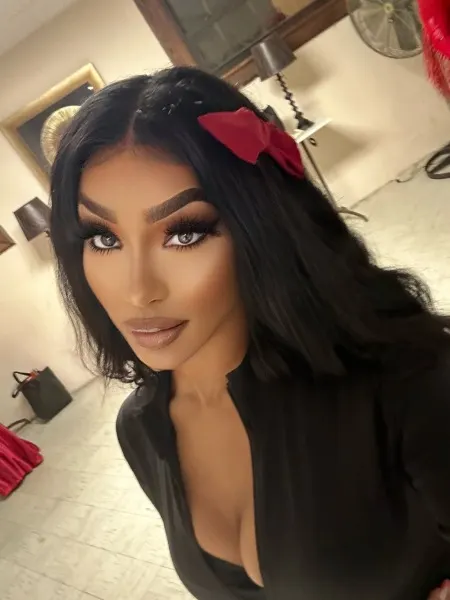 Nicole, Brazilian trans escort in Dubai โ photo 15