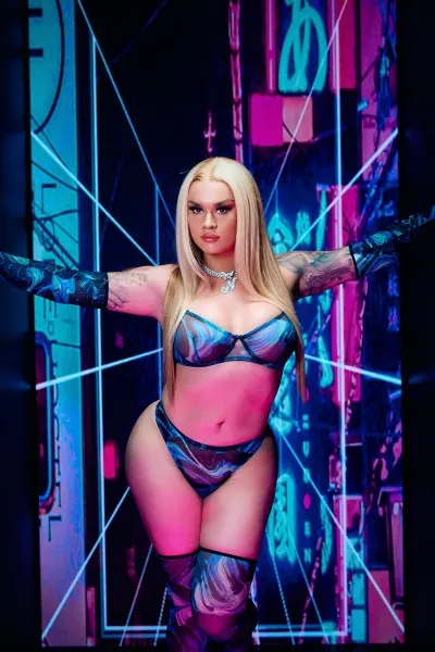 Nikki, trans escort in Dubai โ photo 12