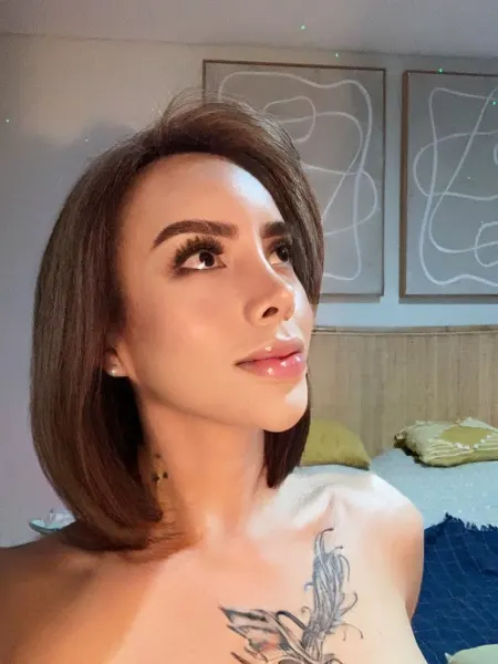 Nikki, Brazilian trans escort in Dubai โ photo 4