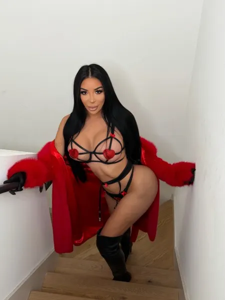 Nikki, trans escort in Dubai โ photo 9