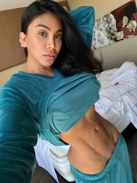 Olivia, Brazilian trans escort in Dubai — photo 10