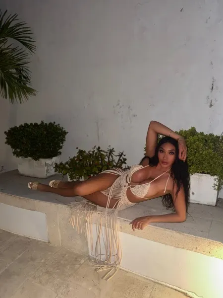 Olivia, Brazilian trans escort in Dubai — photo 4