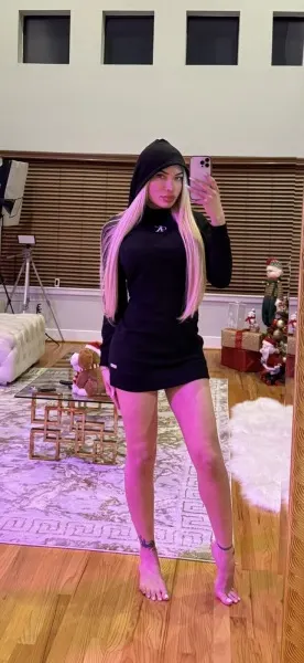 Paola, Brazilian trans escort in Dubai — photo 11