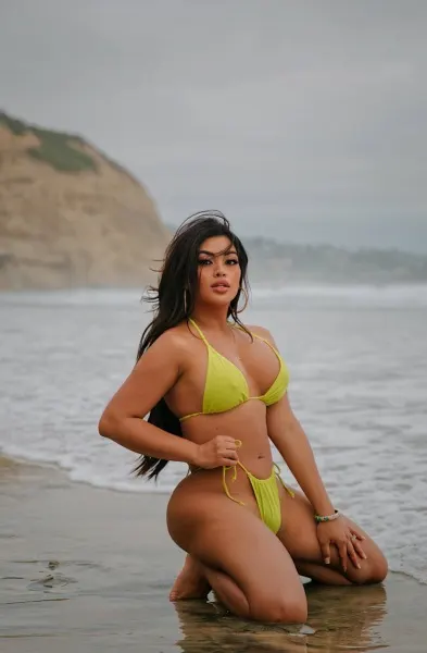 Paola, Asian trans escort in Dubai — photo 13
