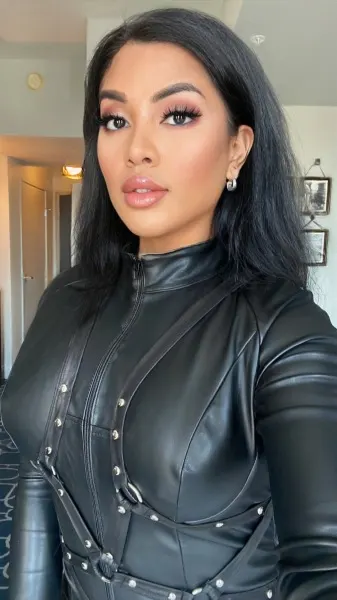 Paola, Asian trans escort in Dubai — photo 18