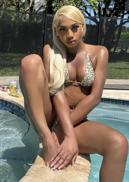 Patricia, Ebony trans escort in Dubai — photo 9