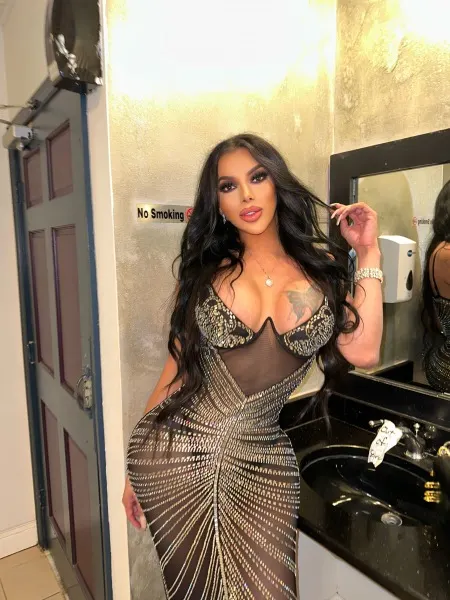 Priscila, Brazilian trans escort in Dubai โ photo 10