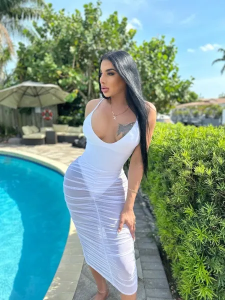 Priscila, Brazilian trans escort in Dubai โ photo 17