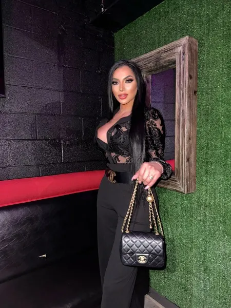 Priscila, Brazilian trans escort in Dubai โ photo 7
