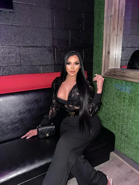 Priscila, Brazilian trans escort in Dubai โ photo 8