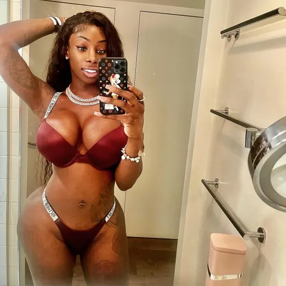Priscila, Brazilian trans escort in Dubai โ photo 10