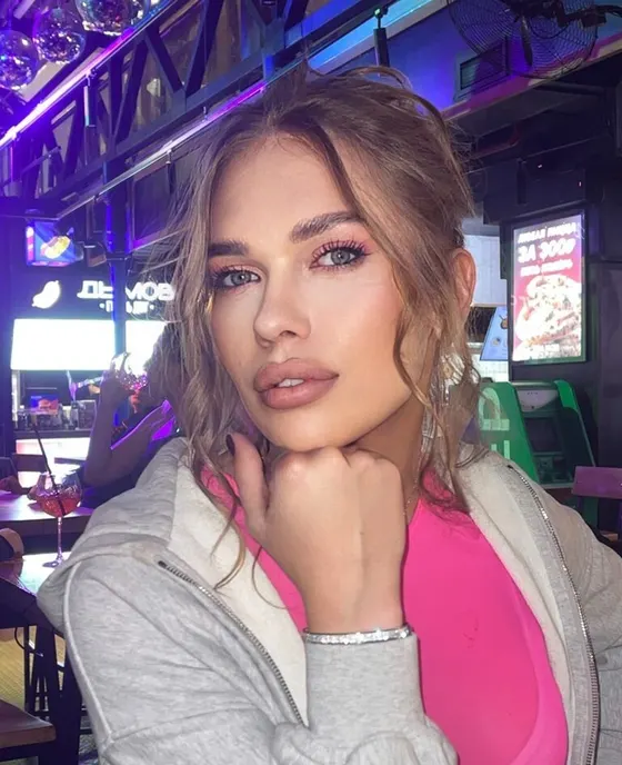 Renata, Russian trans escort in Dubai โ photo 16