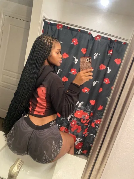 Rihanna, Ebony trans escort in Dubai
