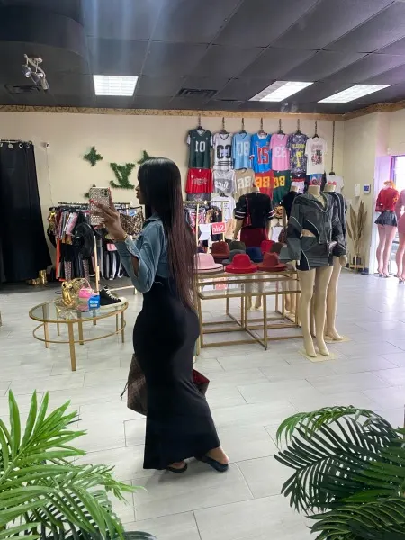 Rihanna, Ebony trans escort in Dubai — photo 18