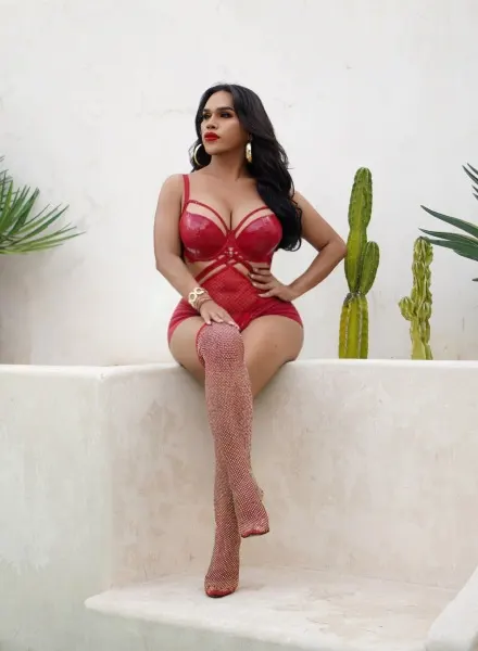 Roxy, Asian trans escort in Dubai — photo 9