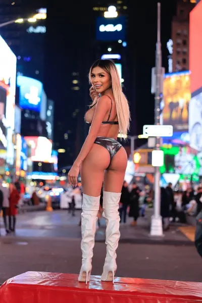 Sabrina, Brazilian trans escort in Dubai โ photo 5