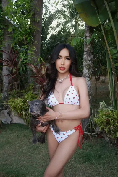 Sabrina, Japanese trans escort in Dubai — photo 17