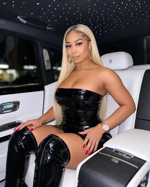 Sabrina, Brazilian trans escort in Dubai — photo 13