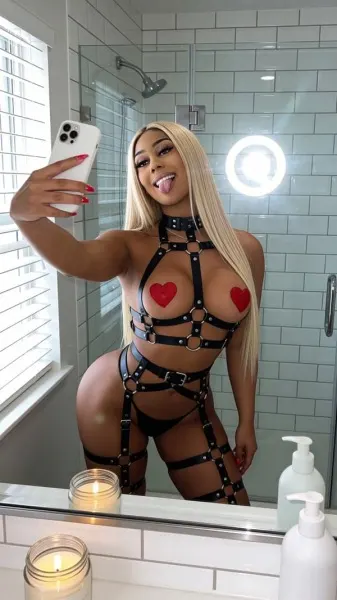 Sabrina, Brazilian trans escort in Dubai — photo 7