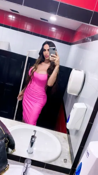 Scarlett, Brazilian trans escort in Dubai — photo 15