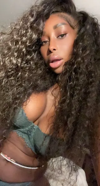 Selene, Brazilian trans escort in Dubai — photo 12