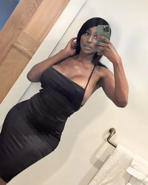 Selene, Brazilian trans escort in Dubai — photo 13