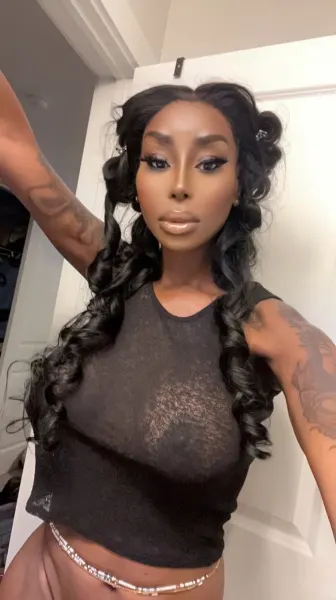 Selene, Brazilian trans escort in Dubai — photo 8