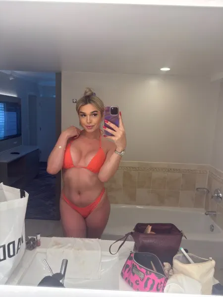 Selene, Brazilian trans escort in Dubai — photo 3