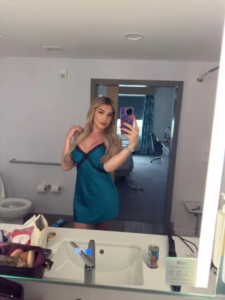 Selene, Brazilian trans escort in Dubai — photo 6