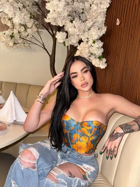 Sofia, Brazilian trans escort in Dubai — photo 12