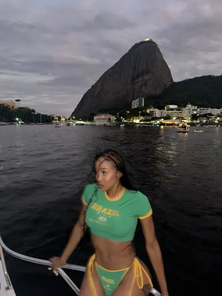 Thalia, Brazilian trans escort in Dubai — photo 9