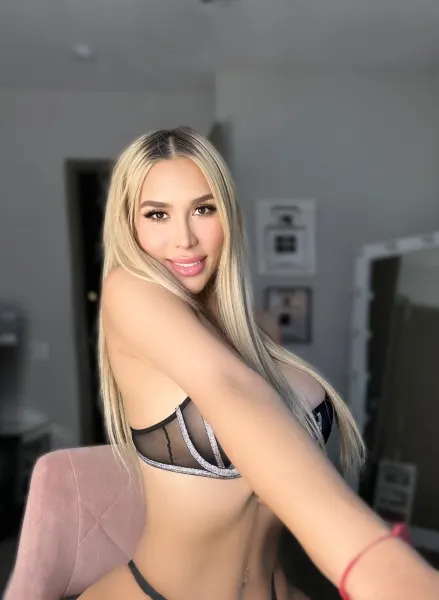 Trixie, trans escort in Dubai — photo 16