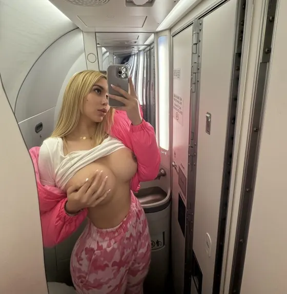 Trixie, trans escort in Dubai — photo 7
