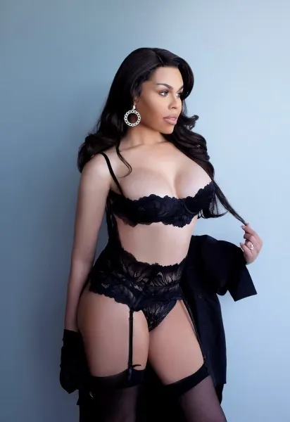 Trixie, trans escort in Dubai — photo 7