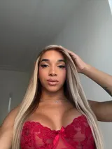 Trixie, Brazilian trans escort in Dubai — photo 4