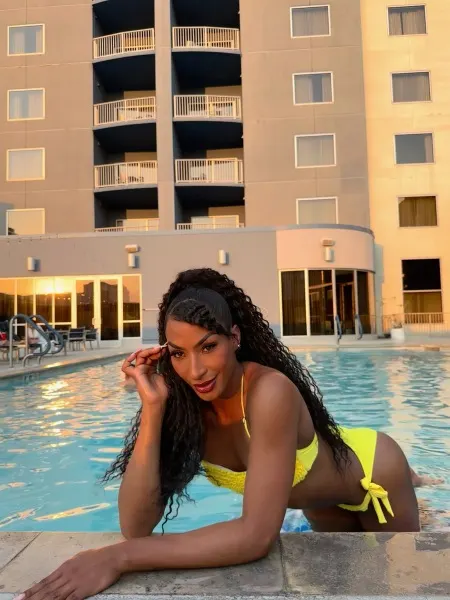 Valentina, Brazilian trans escort in Dubai โ photo 2