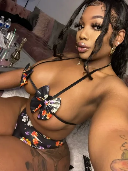 Valentina, Brazilian trans escort in Dubai