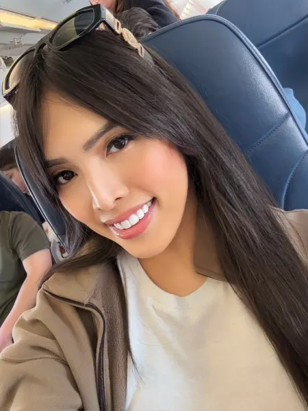 Vanessa, Asian trans escort in Dubai โ photo 12