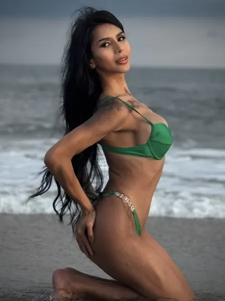 Yara, Thai trans escort in Dubai — photo 14