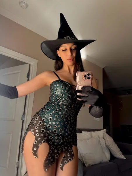 Yara, Brazilian trans escort in Dubai — photo 13