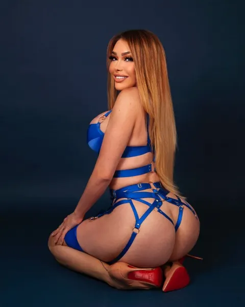 Yasmin, Brazilian trans escort in Dubai โ photo 14